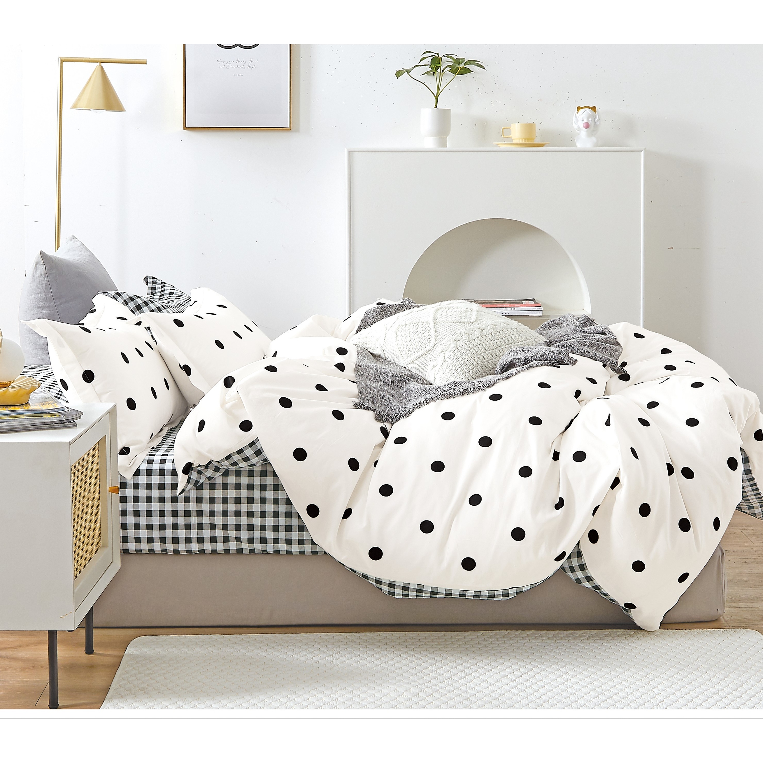 Black and white polka dot blanket outlet